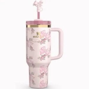 STANLEY THE X LOVESHACKFANCY HOLIDAY QUENCHER 20 OZ ROSA BEAUX PINK